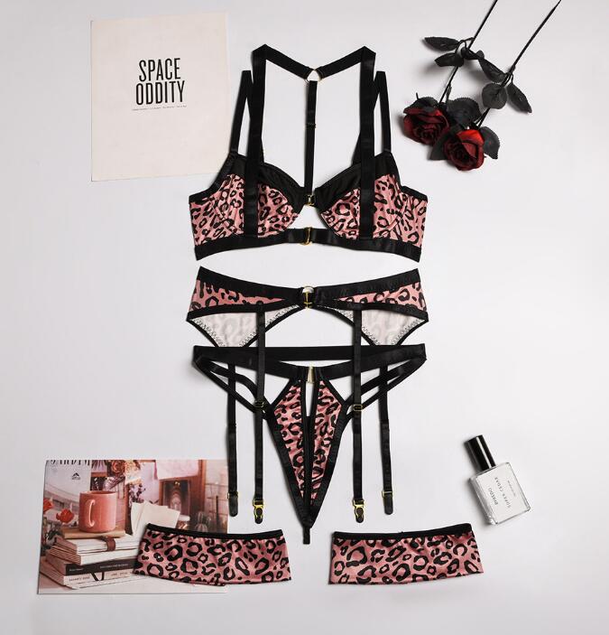 Huntress By Plazena Leopard Print Set With Foot Ring